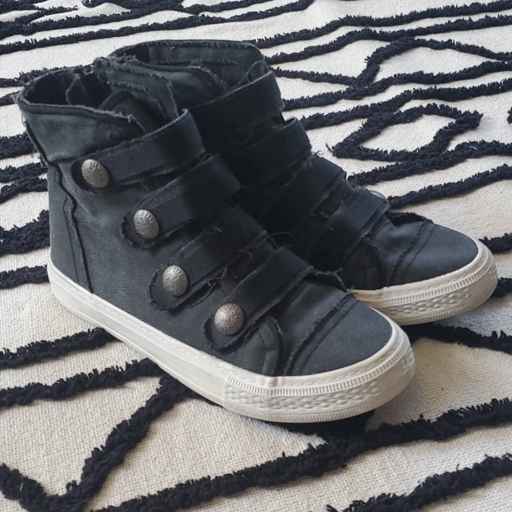 Blowfish button sneakers